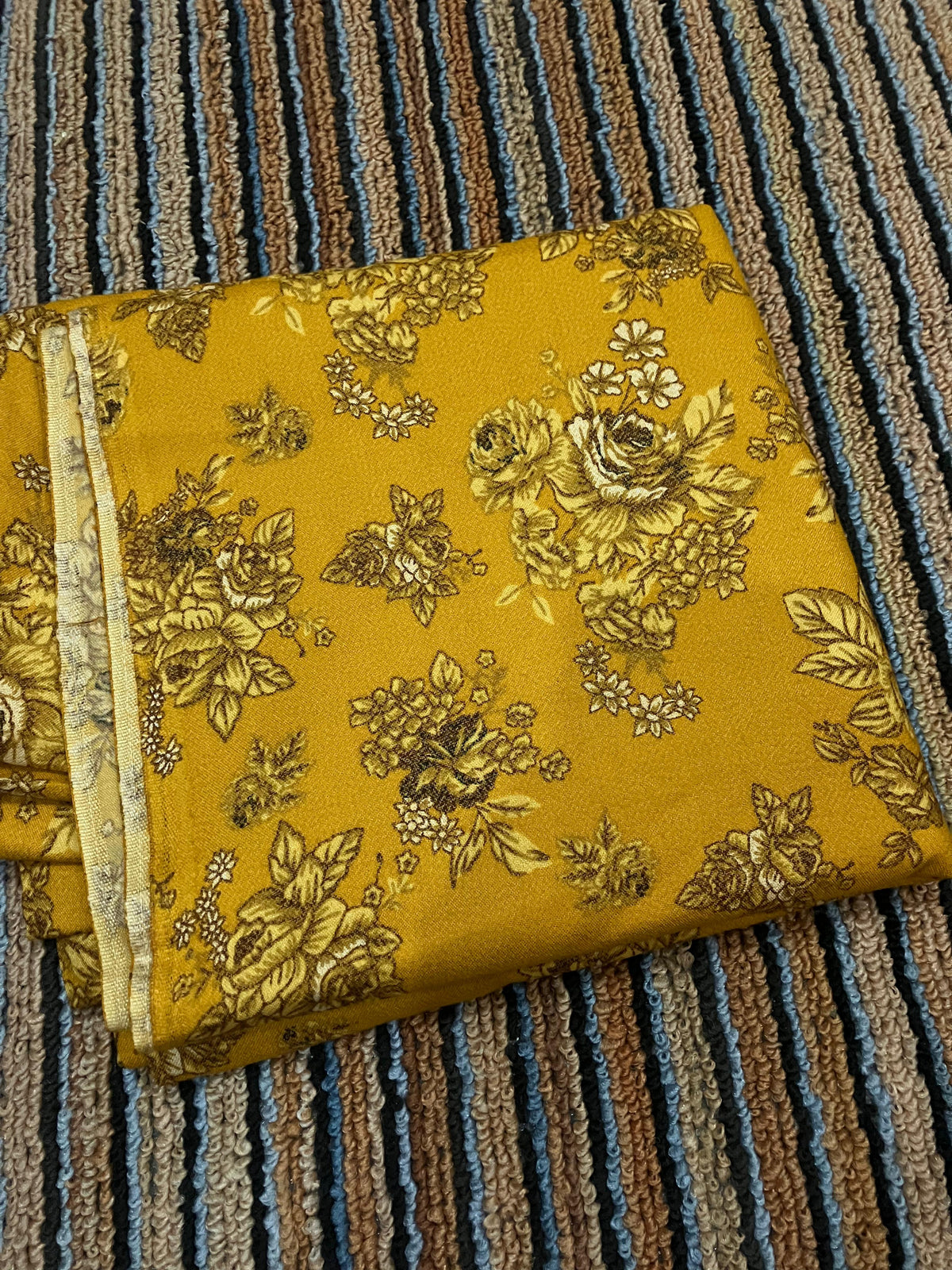 Winter Dhanak 2pc Suit  5 Gaz Cutting | Soft & Warm