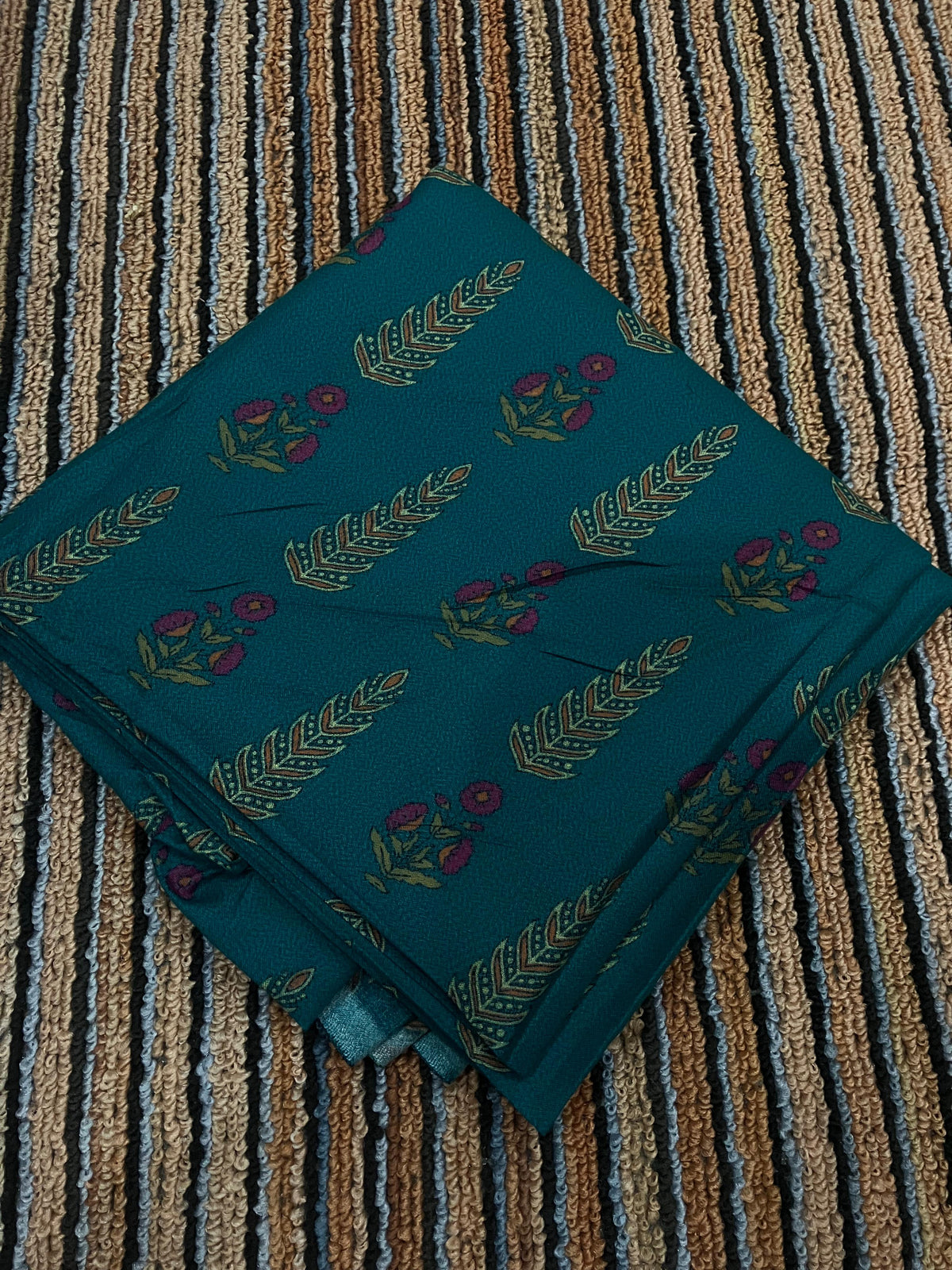 Winter Dhanak 2pc Suit  5 Gaz Cutting | Soft & Warm