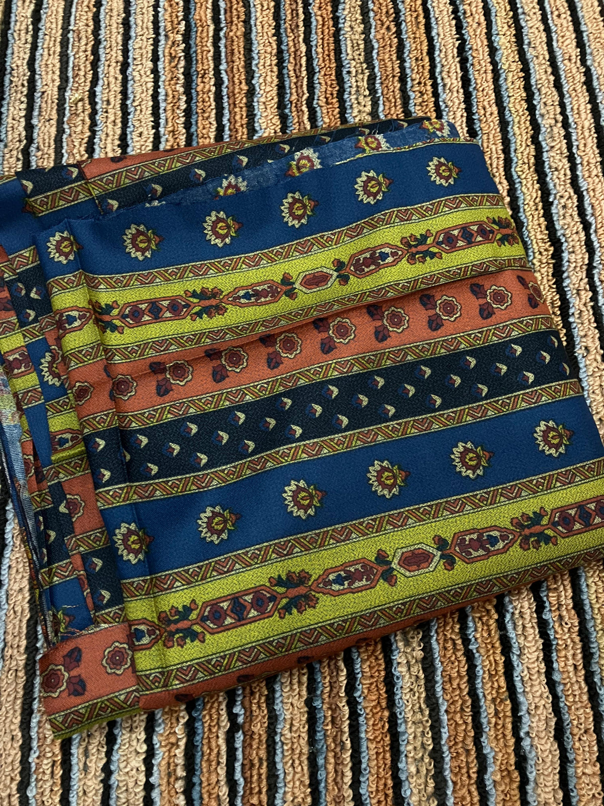 Winter Dhanak 2pc Suit  5 Gaz Cutting | Soft & Warm