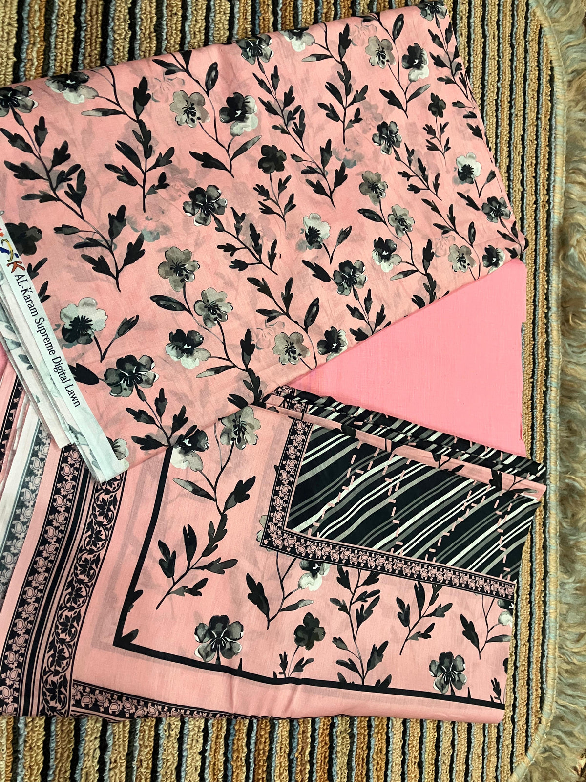 Alkaram And Bin Baksh Gold 
Lawn 3 Pcs