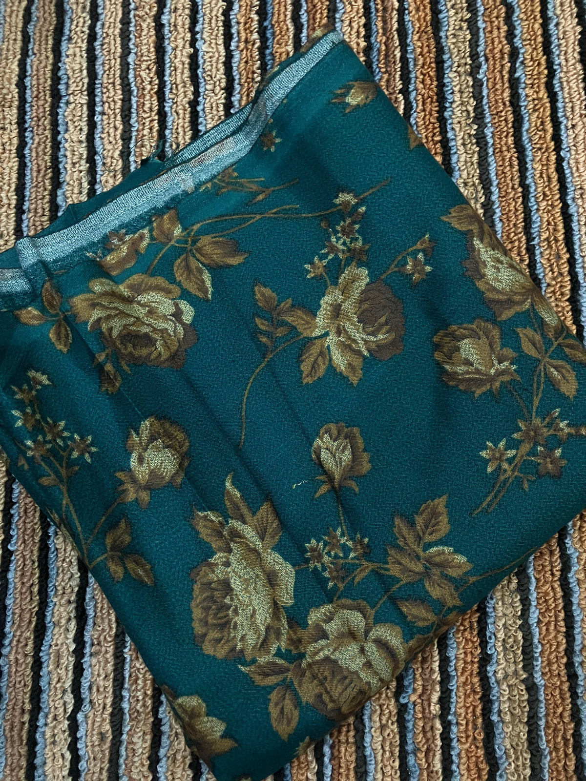 Winter Dhanak 2pc Suit  5 Gaz Cutting | Soft & Warm