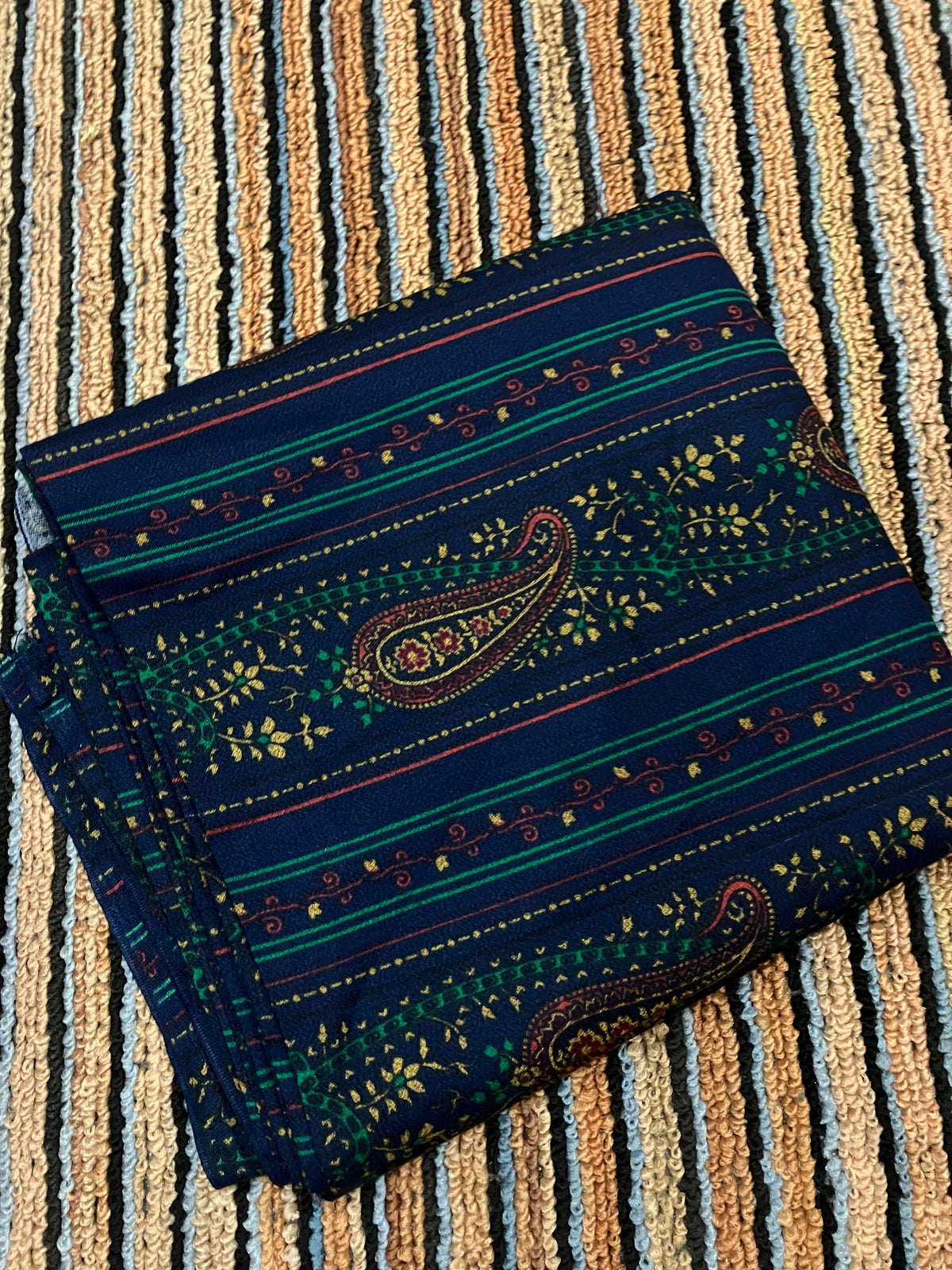 Winter Dhanak 2pc Suit  5 Gaz Cutting | Soft & Warm