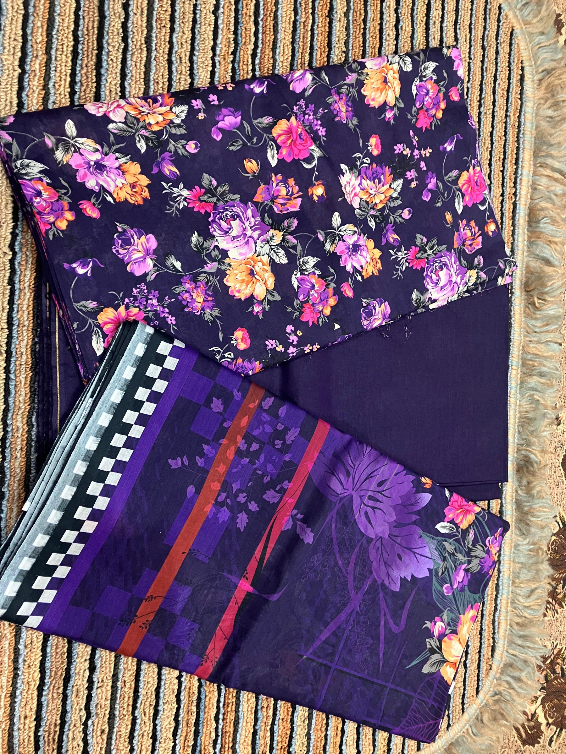 Alkaram And Bin Baksh Gold 
Lawn 3 Pcs